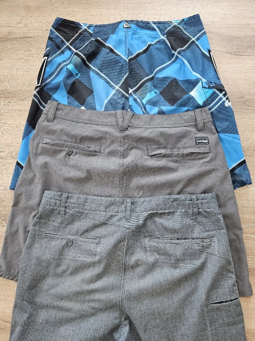 Volcom Shorts Size 36 - Set Of 3